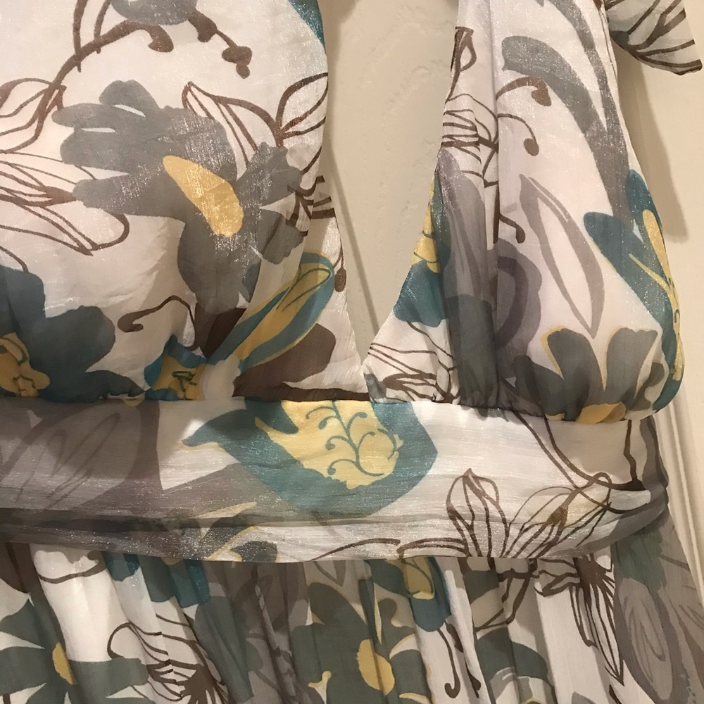 Dress - Picture 3 of 6